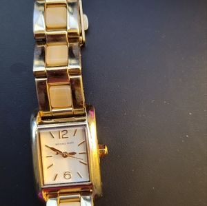 MICHAEL KORS GOLD TONE BRACELET